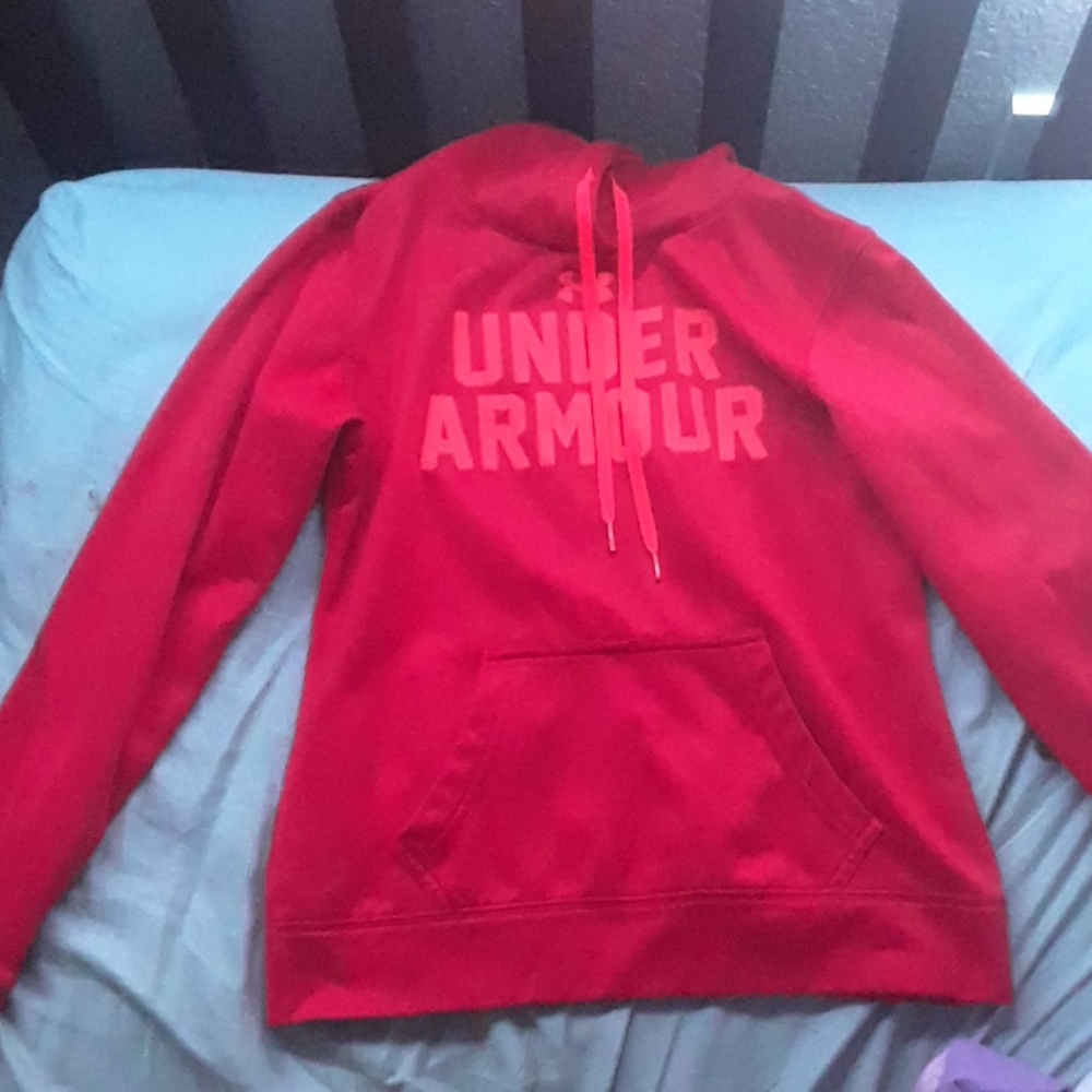 Under armour pink sweatshirt